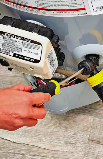 https://leeminghotwater.com.au/uploads/2025/06/hot-water-installs-91973.jpg