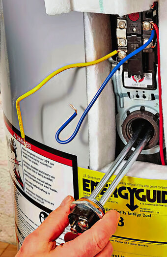 https://leeminghotwater.com.au/uploads/2025/06/hot-water-servicing-11836.jpg