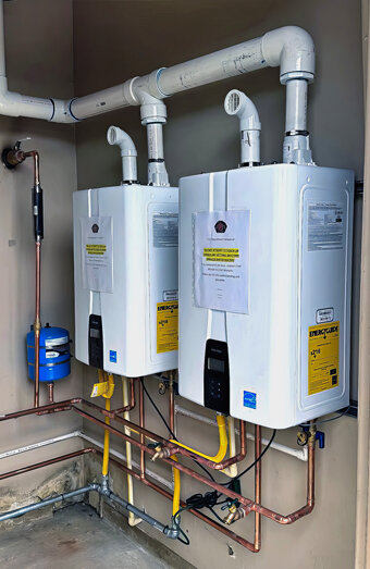 https://leeminghotwater.com.au/uploads/2025/06/hot-water-servicing-52956.jpg