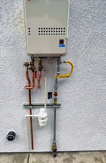 https://leeminghotwater.com.au/uploads/2025/06/thermostatic-water-systems-62598.jpg